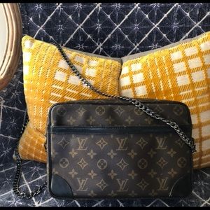 AUTHENTIC LOUIS VUITTON BAG W/ DETACHABLE STRAP